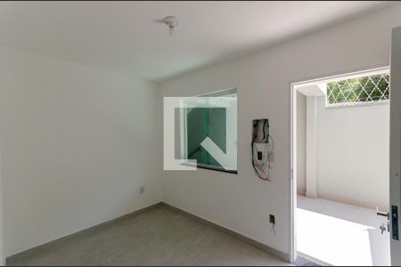 Sala de apartamento para alugar com 2 quartos, 46m² em Vila Clarice, São Paulo