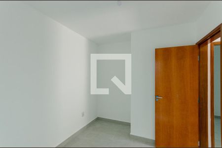 Quarto 1 de apartamento para alugar com 2 quartos, 46m² em Vila Clarice, São Paulo