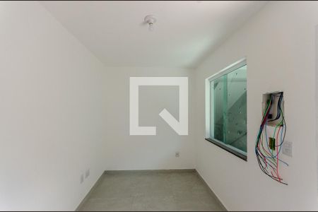 Sala de apartamento para alugar com 2 quartos, 46m² em Vila Clarice, São Paulo