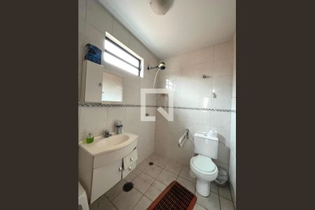 Casa à venda com 81m², 2 quartos e 2 vagasBanheiro da Suíte 2