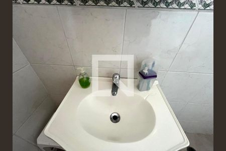 Casa à venda com 81m², 2 quartos e 2 vagasBanheiro da Suíte 2