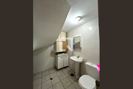 Casa à venda com 81m², 2 quartos e 2 vagasBanheiro do Porão