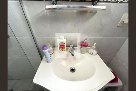 Casa à venda com 81m², 2 quartos e 2 vagasBanheiro da Suíte 1