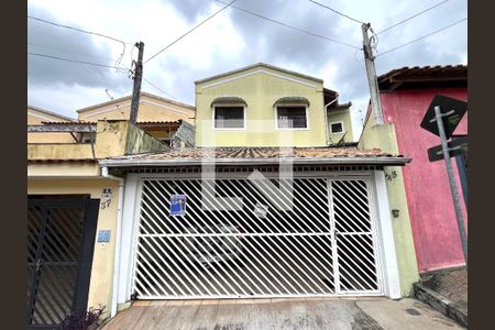 Casa à venda com 81m², 2 quartos e 2 vagasFachada