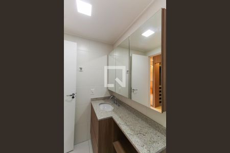 Apartamento à venda com 92m², 2 quartos e 2 vagas Apartamento à venda com 92m², 2 quartos e 2 vagasBanheiro da Suíte 2