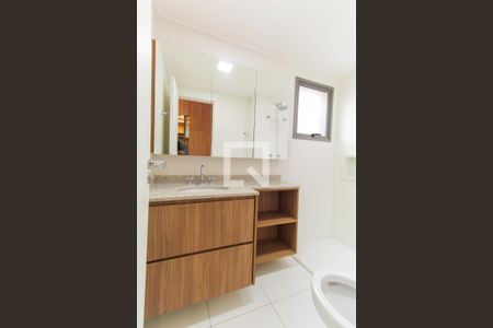 Apartamento à venda com 92m², 2 quartos e 2 vagas Apartamento à venda com 92m², 2 quartos e 2 vagasBanheiro da Suíte 2