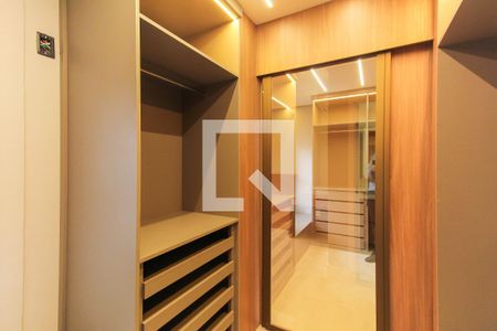 Apartamento à venda com 92m², 2 quartos e 2 vagas Apartamento à venda com 92m², 2 quartos e 2 vagasCloset da suíte 2