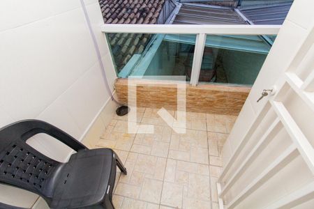 Casa à venda com 173m², 3 quartos e 2 vagas Casa à venda com 173m², 3 quartos e 2 vagasVaranda