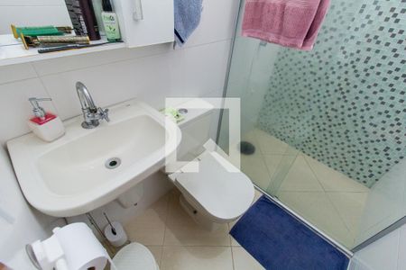 Casa à venda com 173m², 3 quartos e 2 vagas Casa à venda com 173m², 3 quartos e 2 vagasBanheiro 2