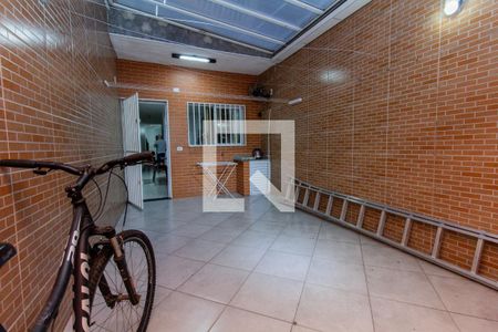 Casa à venda com 173m², 3 quartos e 2 vagas Casa à venda com 173m², 3 quartos e 2 vagasQuintal