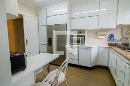 Apartamento à venda com 125m², 3 quartos e 2 vagasCozinha