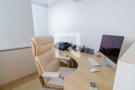 Apartamento à venda com 125m², 3 quartos e 2 vagasEscritório