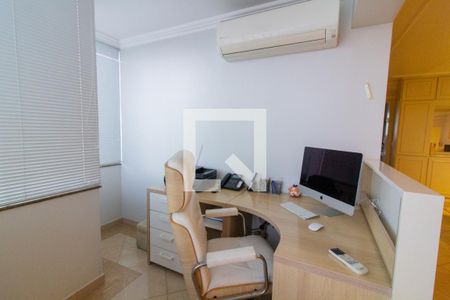 Apartamento à venda com 125m², 3 quartos e 2 vagasEscritório