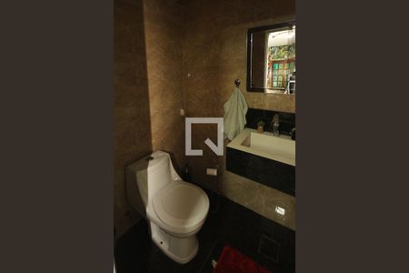 Casa à venda com 380m², 3 quartos e 1 vagabanheiro de serviço