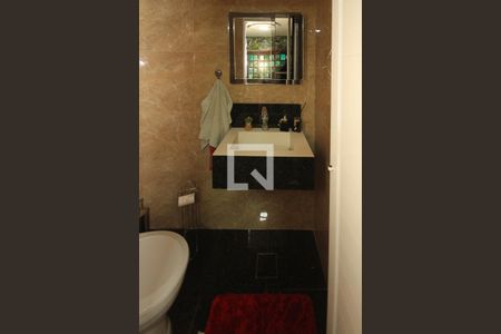 Casa à venda com 380m², 3 quartos e 1 vagabanheiro de serviço