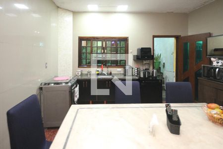 Casa à venda com 380m², 3 quartos e 1 vagaCozinha