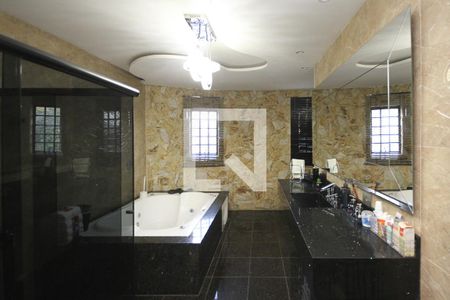 Casa à venda com 380m², 3 quartos e 1 vagaBanheiro da Suite