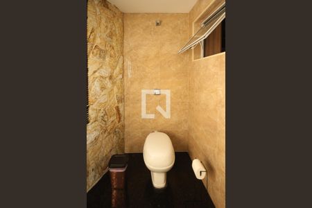 Casa à venda com 380m², 3 quartos e 1 vagaBanheiro da Suite