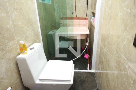 Casa à venda com 380m², 3 quartos e 1 vagaBanheiro da Suite 02