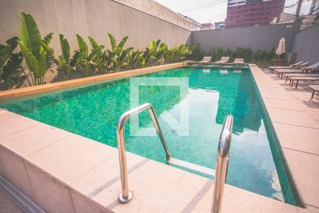 Apartamento à venda com 29m², 1 quarto e sem vaga Apartamento à venda com 29m², 1 quarto e sem vagaÁrea comum - Piscina