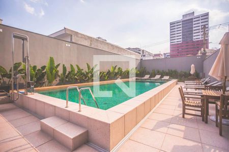 Apartamento à venda com 29m², 1 quarto e sem vaga Apartamento à venda com 29m², 1 quarto e sem vagaÁrea comum - Piscina