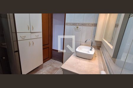 Casa à venda com 124m², 2 quartos e 3 vagas Casa à venda com 124m², 2 quartos e 3 vagasBanheiro