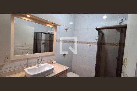 Casa à venda com 124m², 2 quartos e 3 vagas Casa à venda com 124m², 2 quartos e 3 vagasBanheiro