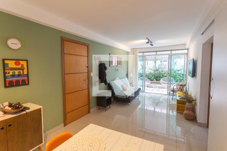 Sala de apartamento à venda com 2 quartos, 67m² em Serra, Belo Horizonte