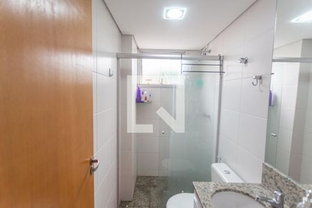 Apartamento à venda com 67m², 2 quartos e 3 vagasBanheiro Social