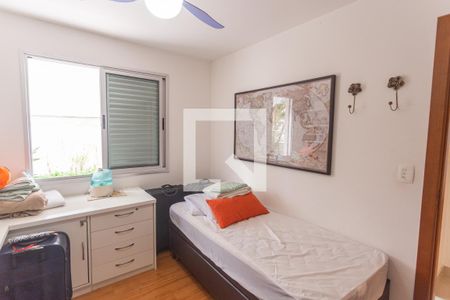 Apartamento à venda com 67m², 2 quartos e 3 vagasQuarto 2