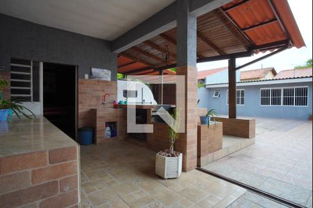 Casa à venda com 170m², 4 quartos e 2 vagasQuintal - Fundos