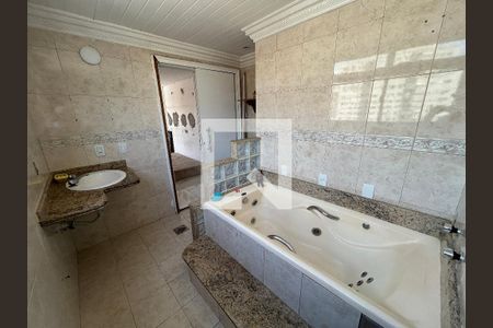 Apartamento à venda com 300m², 3 quartos e 1 vagaBanheiro da Suíte