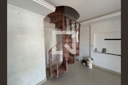 Apartamento à venda com 300m², 3 quartos e 1 vagaEscada