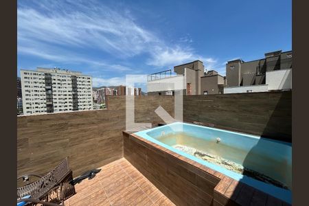 Apartamento à venda com 300m², 3 quartos e 1 vagaPiscina da cobertura