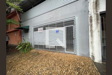 Casa à venda com 700m², 8 quartos e 2 vagasFachada