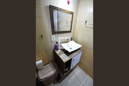 Apartamento à venda com 72m², 2 quartos e 1 vaga Apartamento à venda com 72m², 2 quartos e 1 vagaBanheiro Social