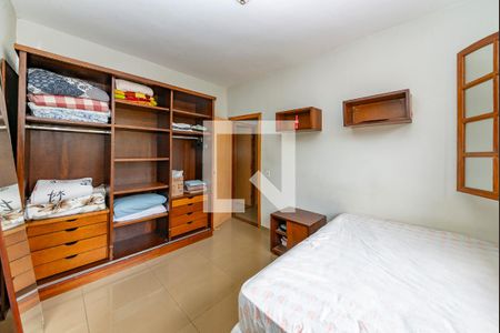 Casa à venda com 330m², 6 quartos e 3 vagasSuíte 2