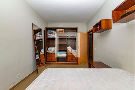 Casa à venda com 330m², 6 quartos e 3 vagasSuíte 2