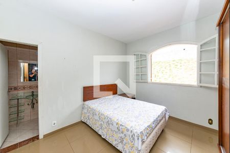 Casa à venda com 330m², 6 quartos e 3 vagasSuíte 3