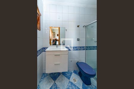 Casa à venda com 330m², 6 quartos e 3 vagasBanheiro da Suíte 2