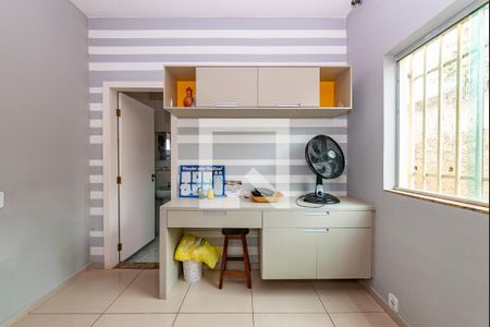 Casa à venda com 330m², 6 quartos e 3 vagasSuíte 4