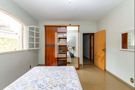 Casa à venda com 330m², 6 quartos e 3 vagasSuíte 3