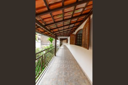 Casa à venda com 330m², 6 quartos e 3 vagasVaranda