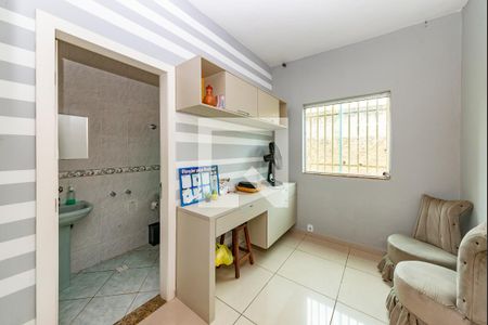 Casa à venda com 330m², 6 quartos e 3 vagasSuíte 4