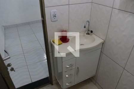 Casa para alugar com 56m², 2 quartos e 1 vagaBanheiro