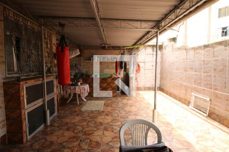 Apartamento à venda com 60m², 2 quartos e sem vagaVaranda e quintal