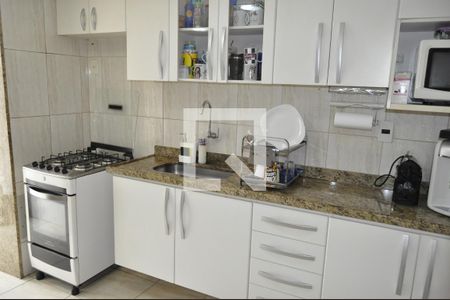 Apartamento à venda com 75m², 2 quartos e 1 vagaCozinha 