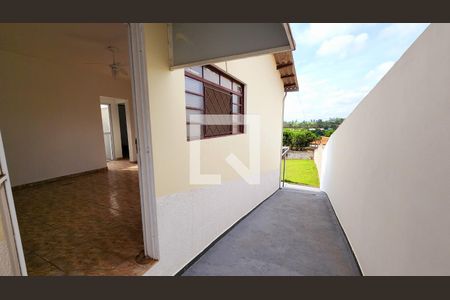 Casa à venda com 500m², 3 quartos e NaN vagas Casa à venda com 500m², 3 quartos e NaN vagasQuintal