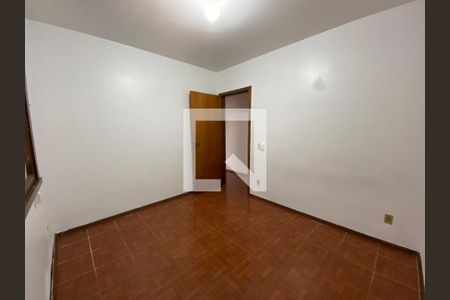 Casa à venda com 350m², 3 quartos e 6 vagas Casa à venda com 350m², 3 quartos e 6 vagasQuarto 2