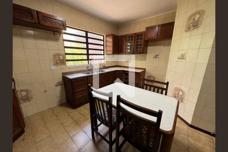 Casa à venda com 350m², 3 quartos e 6 vagas Casa à venda com 350m², 3 quartos e 6 vagasCozinha